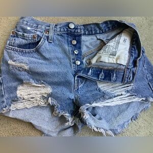 Levi’s 501 shorts 100% cotton.  W 28